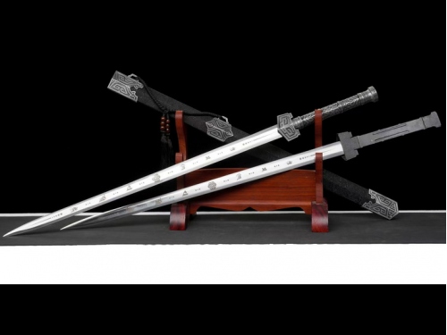 龙纹双剑